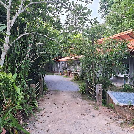 Baan Thabthong Homestay Ban Pak Nam  外观 照片